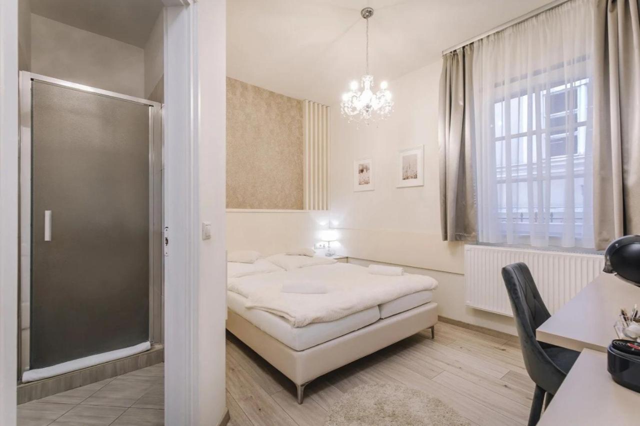 Apartmanhaz Soho Gyor Ngoại thất bức ảnh