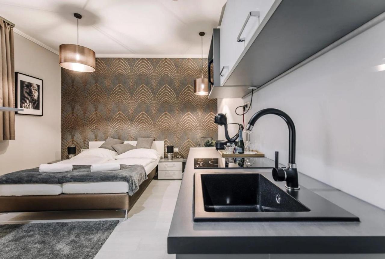 Apartmanhaz Soho Gyor Ngoại thất bức ảnh