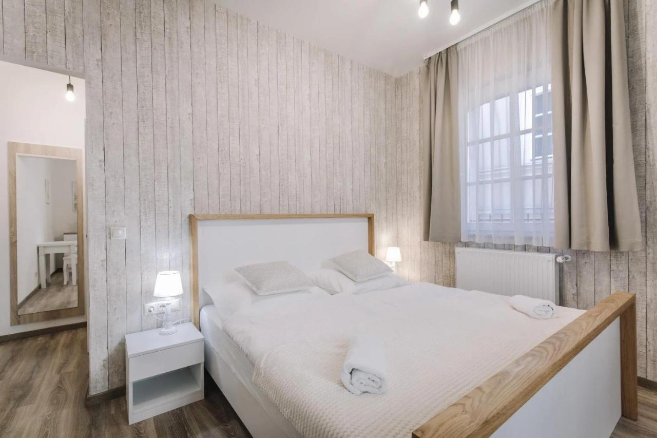 Apartmanhaz Soho Gyor Ngoại thất bức ảnh