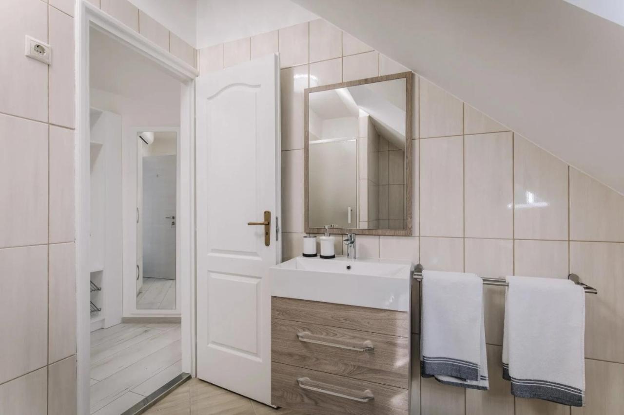 Apartmanhaz Soho Gyor Ngoại thất bức ảnh