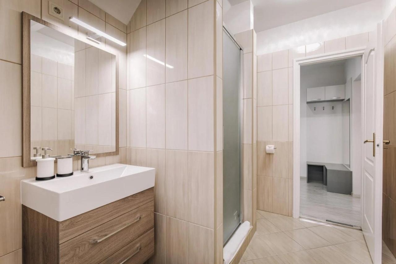 Apartmanhaz Soho Gyor Ngoại thất bức ảnh