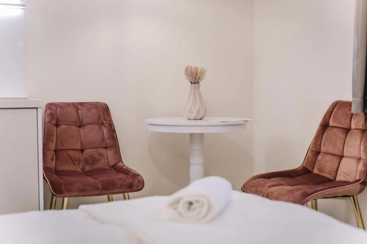 Apartmanhaz Soho Gyor Ngoại thất bức ảnh