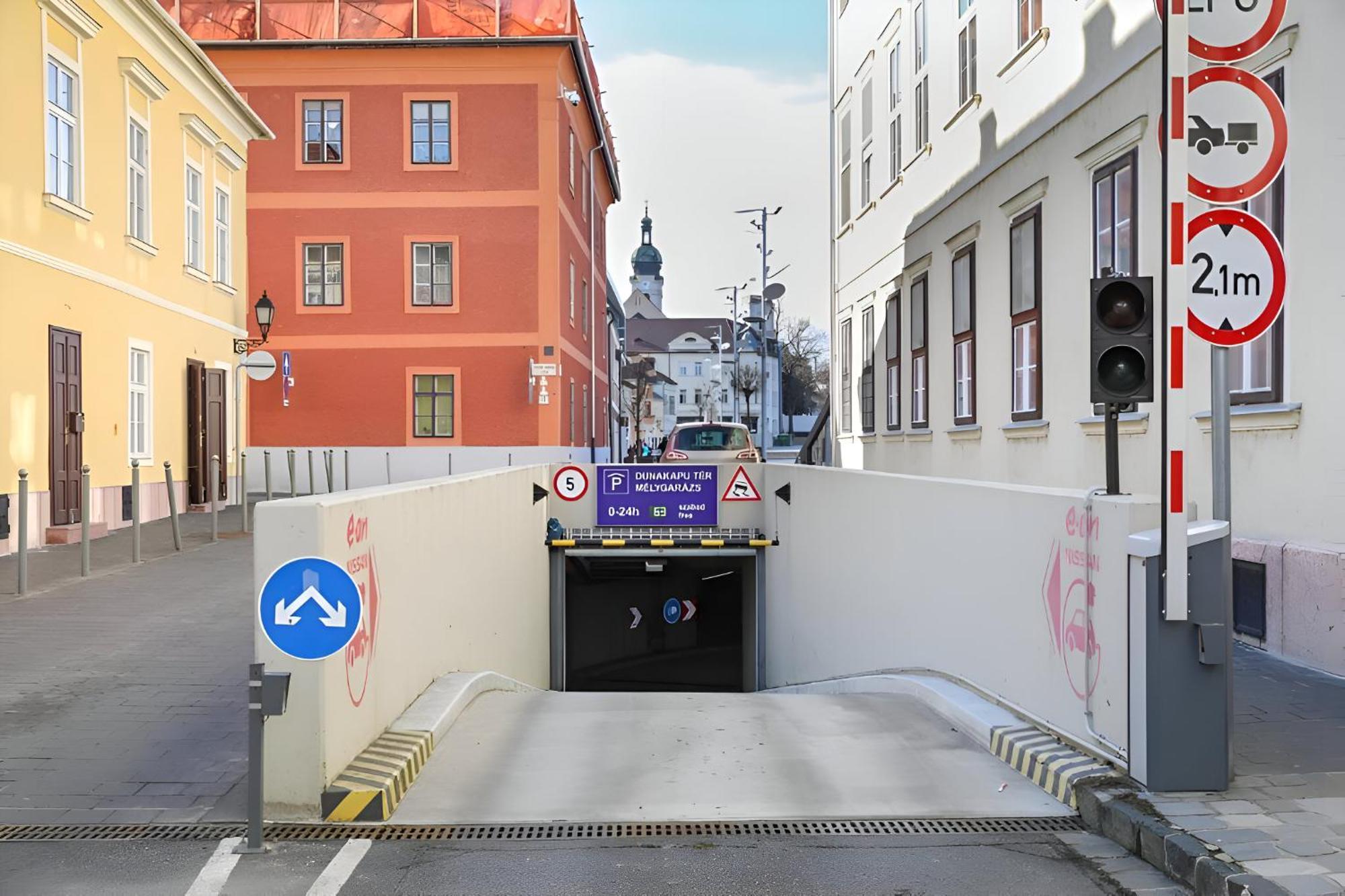 Apartmanhaz Soho Gyor Ngoại thất bức ảnh